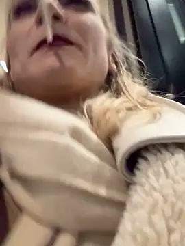 missdaisydiamond777 live sex cam