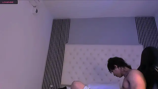 toji_luxxer live sex cam