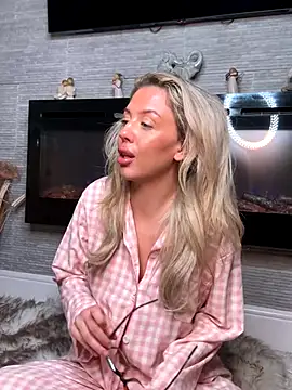 peachcindyy's cam snapshot