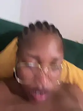 BootyAndButterflies8's cam snapshot