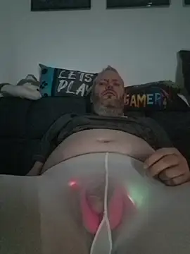 ShyBoy1982 live sex cam