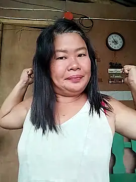 Lovelywoman43 live sex cam