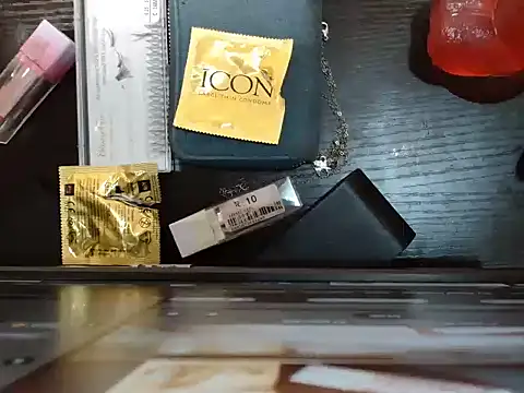 Naughtykimmy's cam snapshot