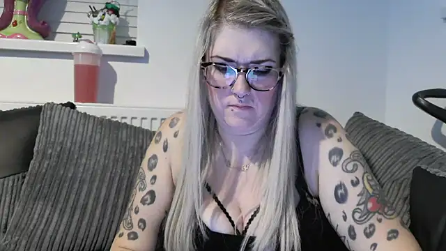 Sizzling_Indie36's cam snapshot