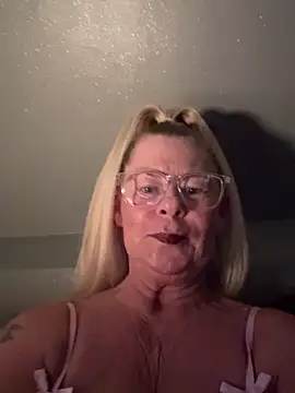 Petite_BlondeX's cam snapshot