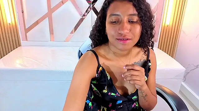 ninadelight_tp's cam snapshot