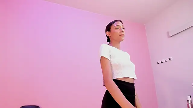 lupeebony's cam snapshot