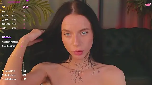 livia_starwars's cam snapshot