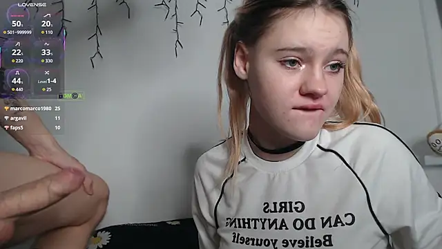 cute_couple69's cam snapshot