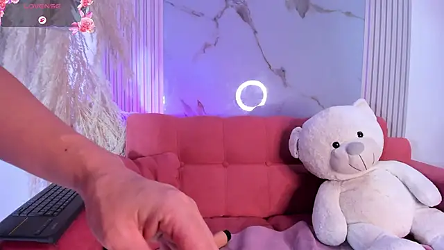 ivonyMiller's cam snapshot