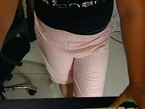 Pink_Scarlet's cam snapshot