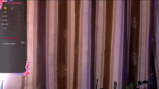 Laura_Bess's cam snapshot