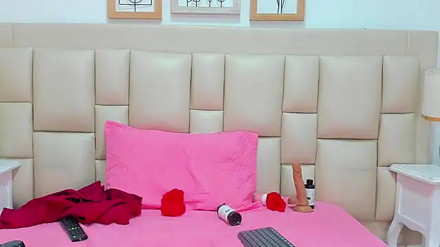 SkinnyGirl_28's web cam