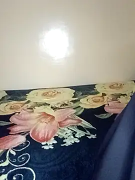 Zouzou_sexy's cam snapshot