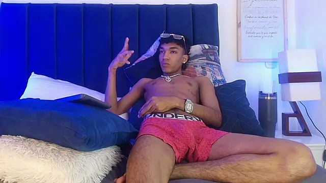 Lucass_Blaze's cam snapshot