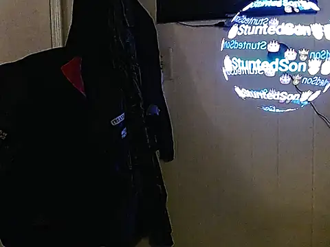 KrazyLegz live sex cam