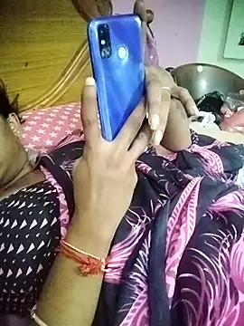 aadhini01 live sex cam