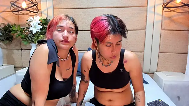 AnnieAndReach live sex cam