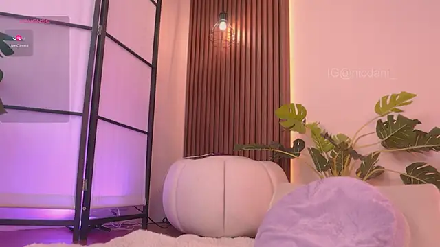 nicdani_1 live sex cam