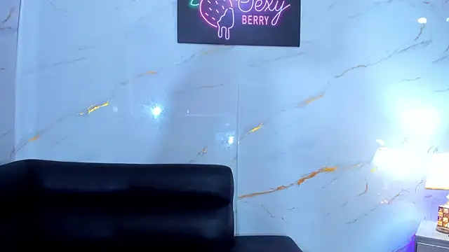 Little_nicoll live sex cam