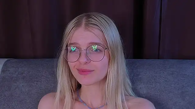 MonicaShiny live sex cam