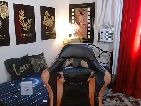 TSbrianaHugeCock's cam snapshot