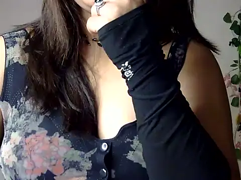 Aaliya02's cam snapshot