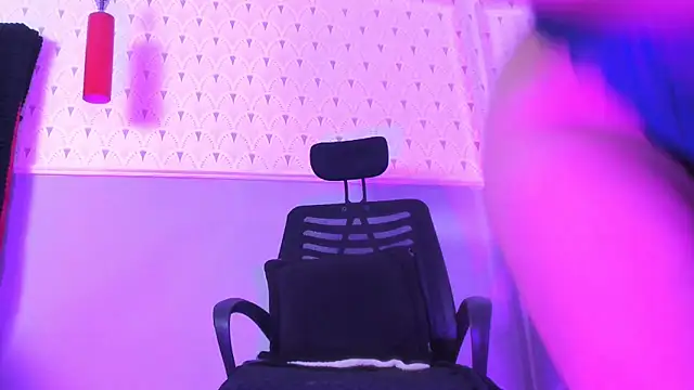 GyaCarpenti's cam snapshot