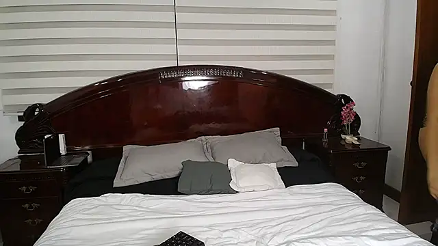 Charlotte_Rosse_'s cam snapshot