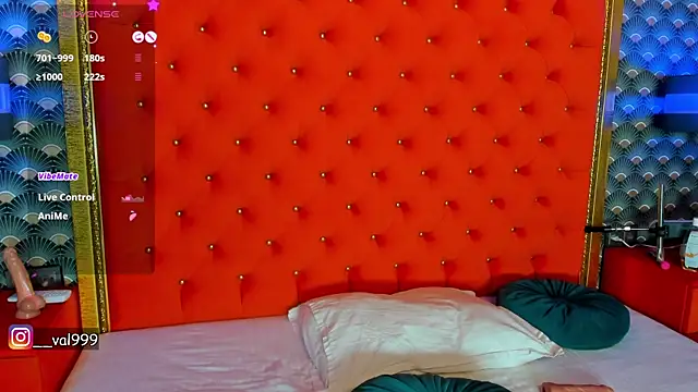 VallerieJones live sex cam