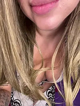 Lumy_Desire live sex cam