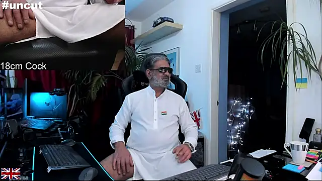 OnlineBossUK live sex cam