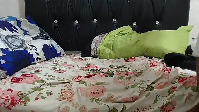 GoldCrushxx's cam snapshot