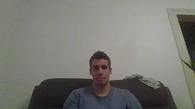 JulioIsHere4you's cam snapshot