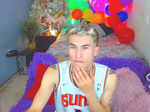 Latin_boysxxxx's cam snapshot