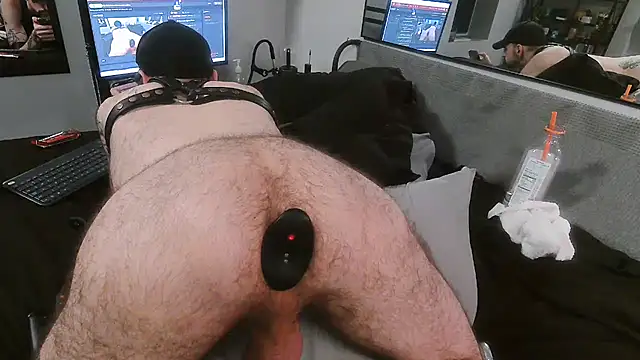 Girthywhereitmatters's cam snapshot