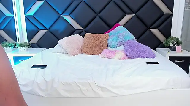 Spaceboys18 live sex cam