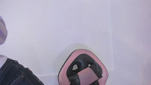 Amy_Kobold3's cam snapshot