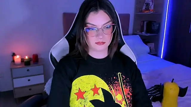 OphelianaRose33's cam snapshot