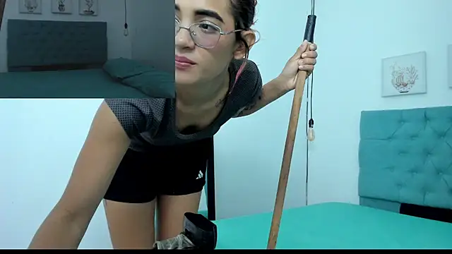 cris_dulce's cam snapshot