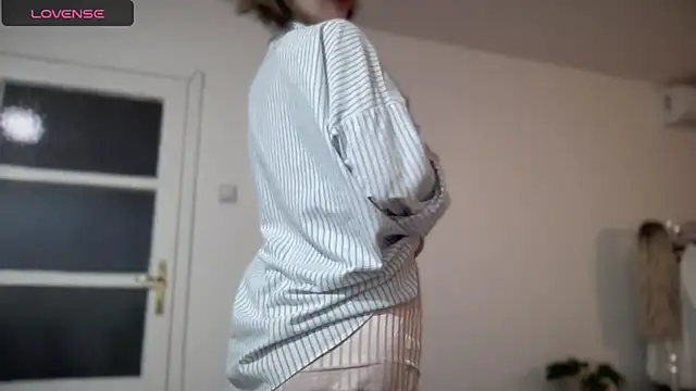 ms_christiana's cam snapshot