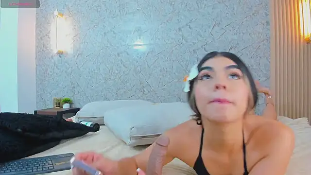 Antonella_west's cam snapshot