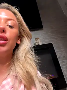 peachcindyy's cam snapshot