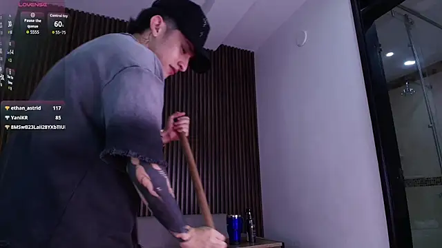 troy_rouge live sex cam