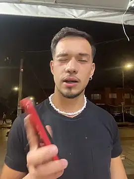 Leonardmoppet live sex cam