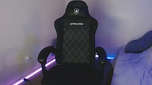 TypicalDepot5's cam snapshot