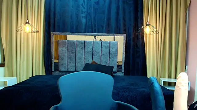 scarlet_milf_'s cam snapshot