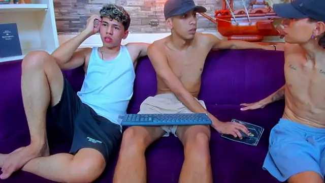 Boys_Pranks live sex cam