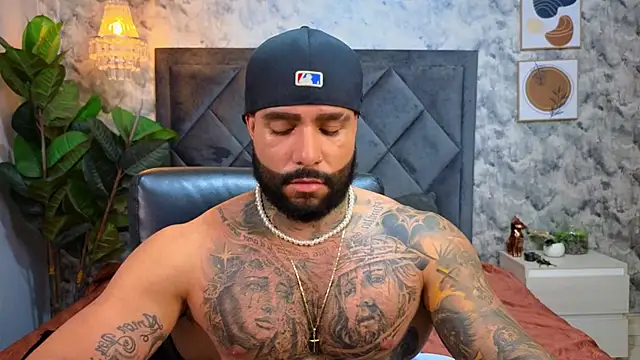 Apolo_rousse1 live sex cam