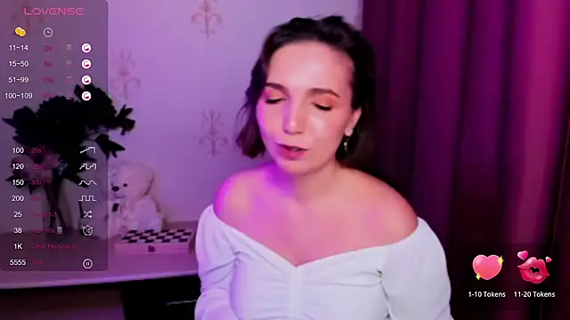 KindHazelHere_'s cam snapshot